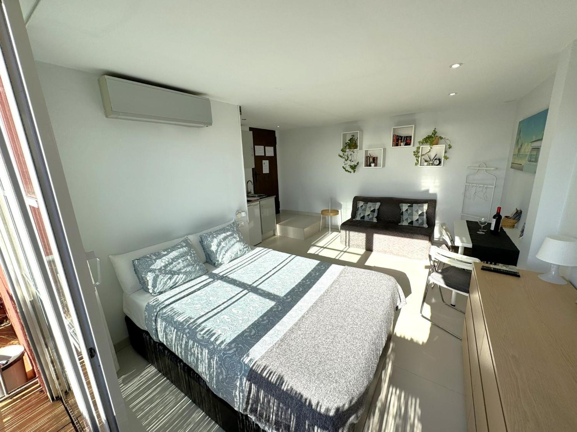 Peaceful Studio With Amazing Sea Views And Free Parking Benalmádena Exteriör bild